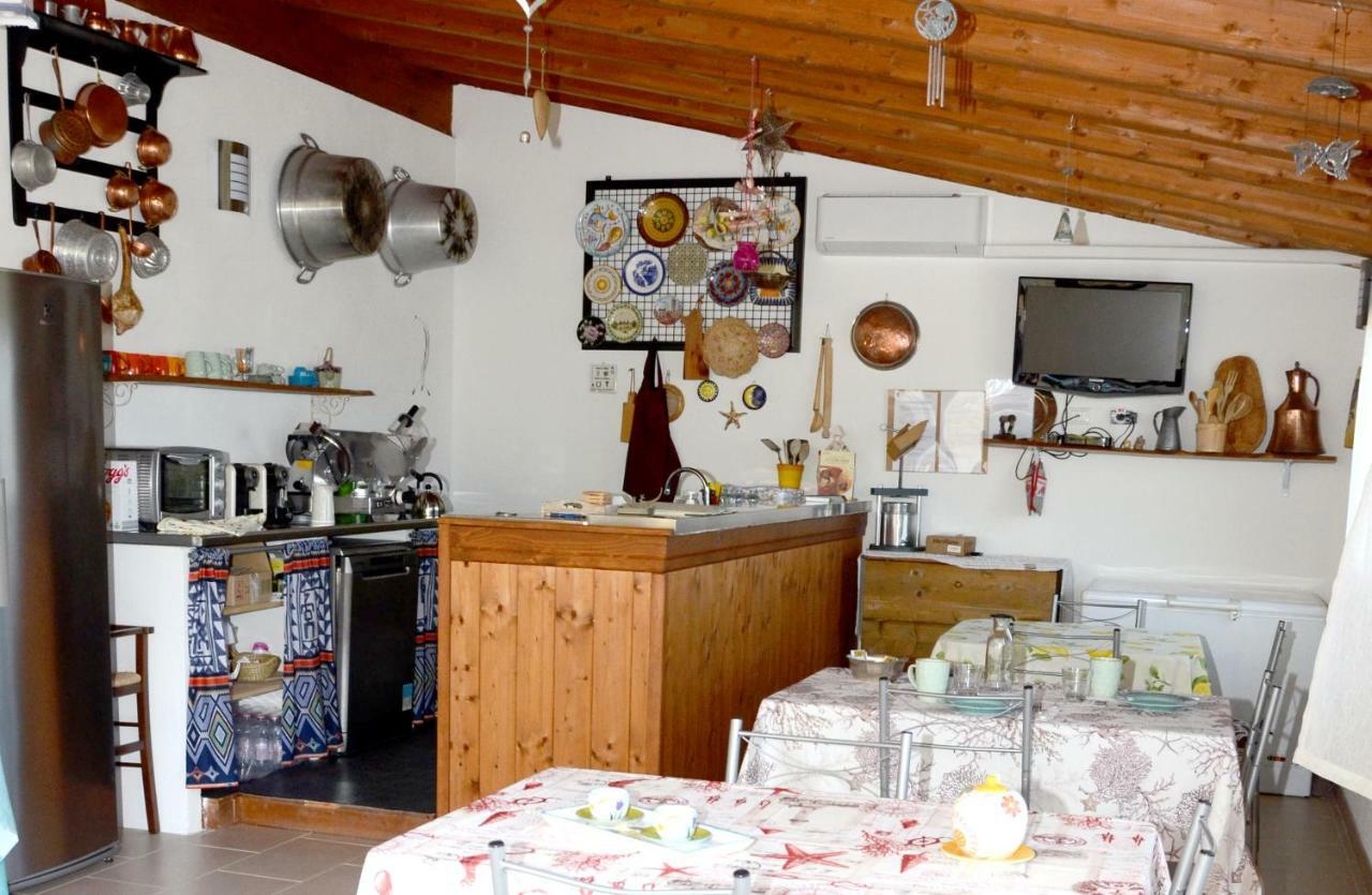 B&B Il Mirto Di Paola Torpè Exterior foto