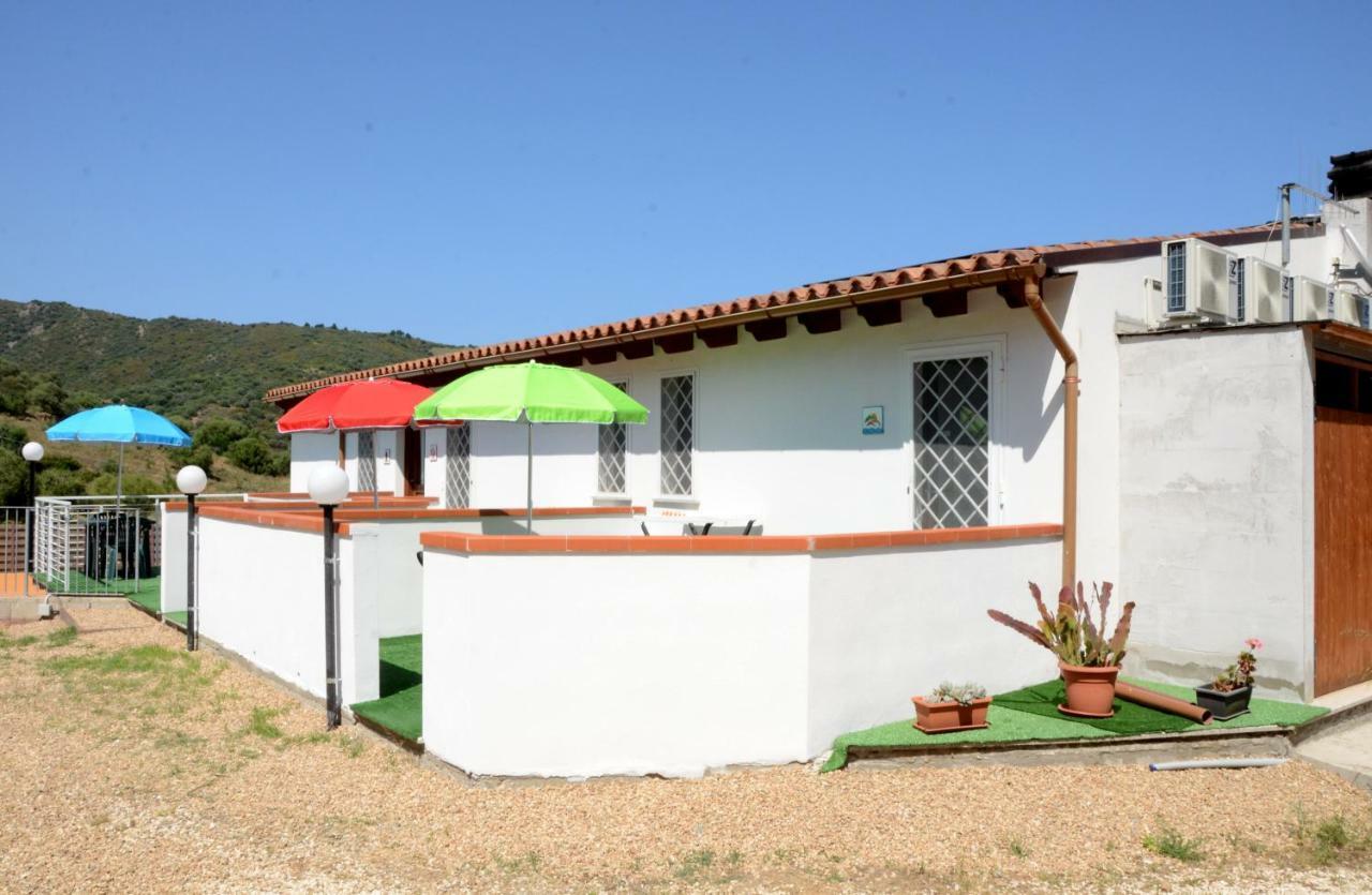 B&B Il Mirto Di Paola Torpè Exterior foto